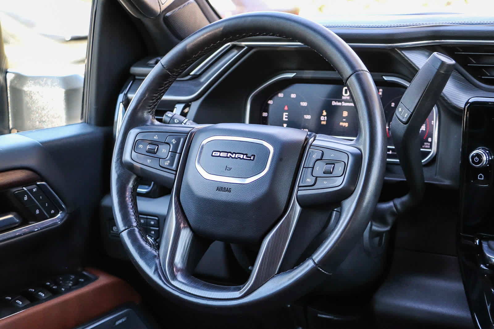 Used 2024 GMC Sierra 2500 Denali Ultimate AWD/4WD image 16