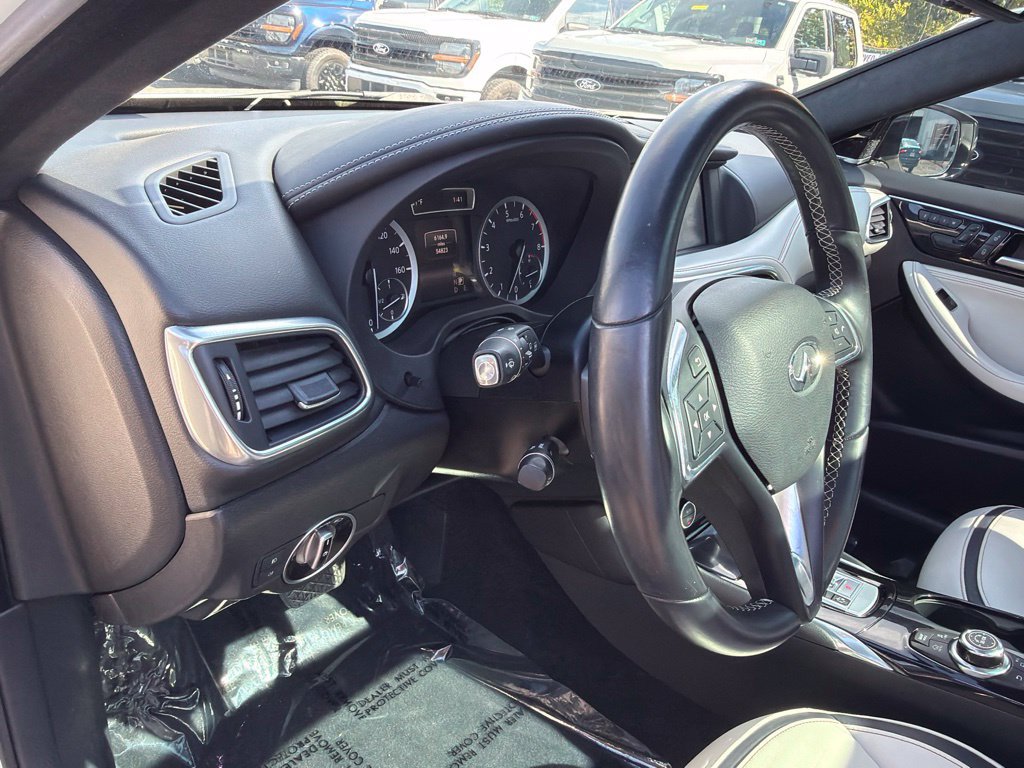 Used 2017 INFINITI QX30 Premium w/ Technology Package FWD image 21