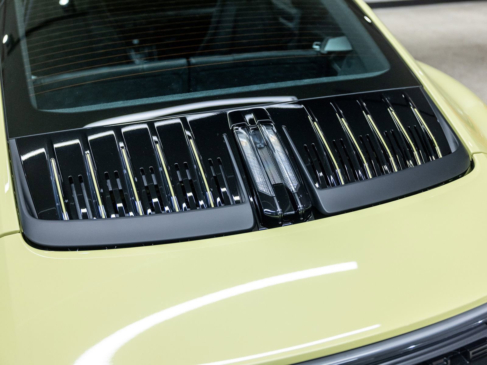 Certified 2025 Porsche 911 Carrera image 22