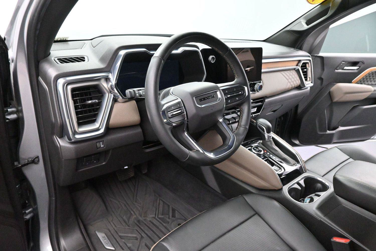 Used 2023 GMC Canyon Denali AWD/4WD image 16