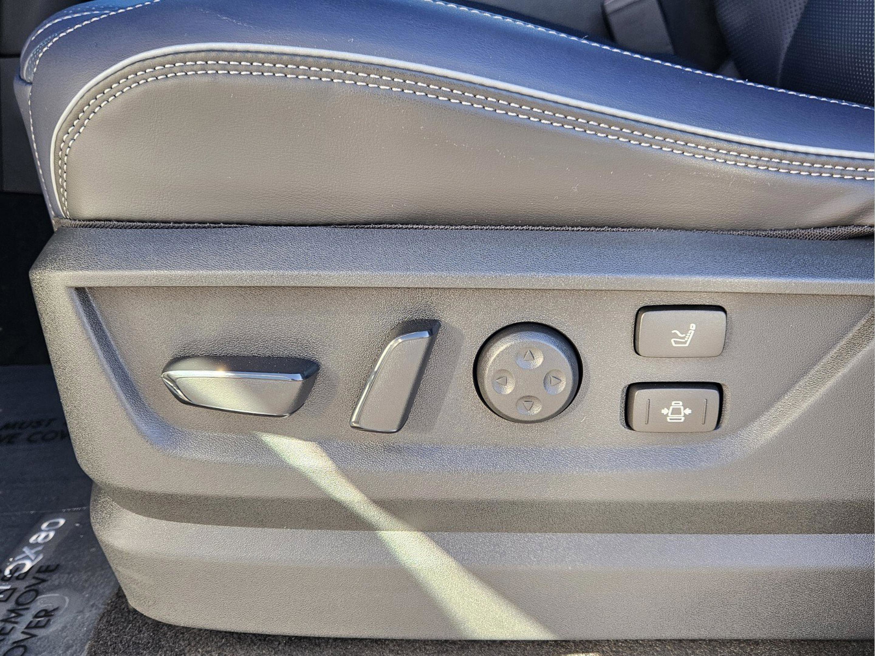 New 2026 INFINITI QX80 4WD w/ Sport Exterior Package image 12