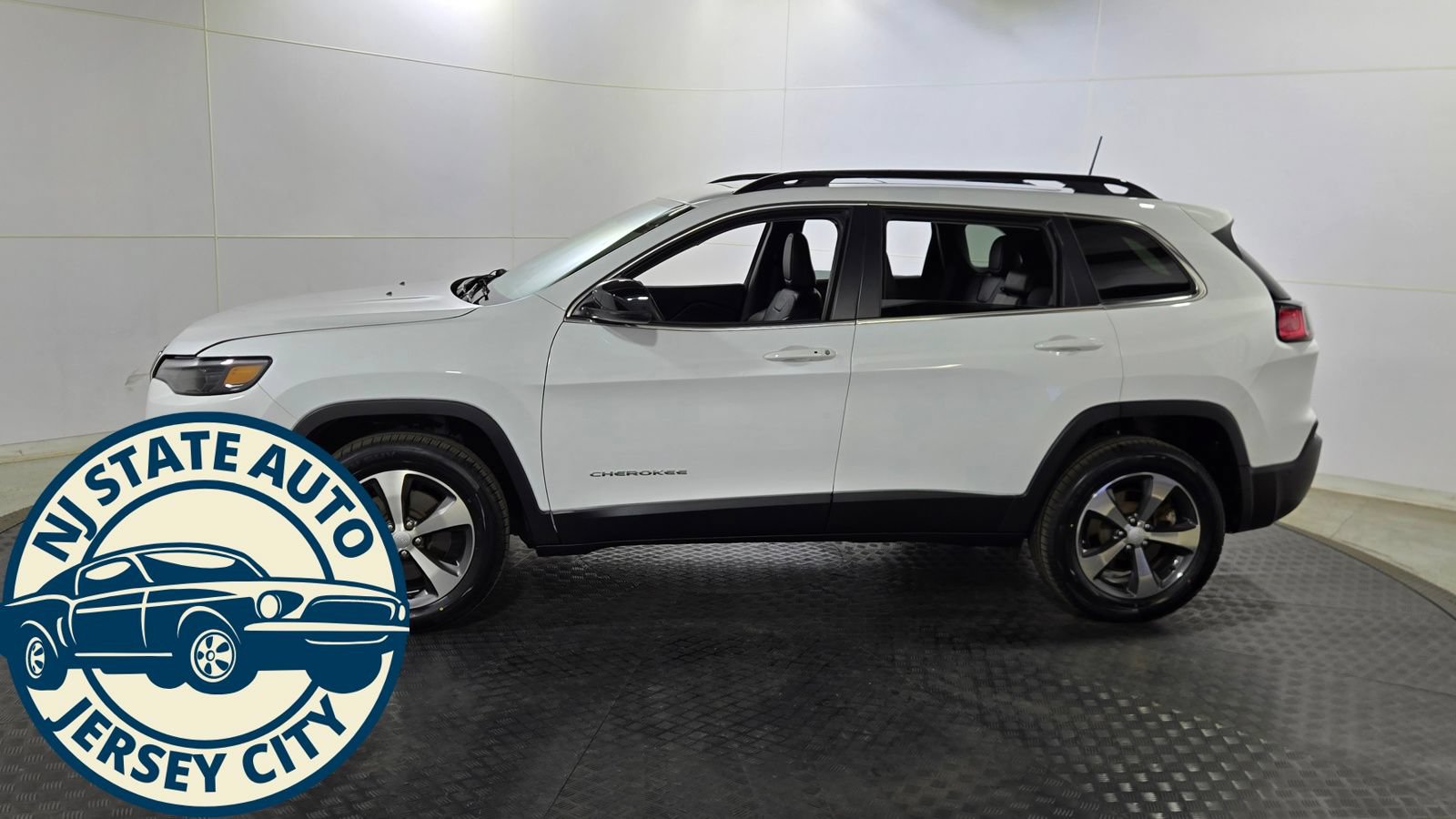 Used 2022 Jeep Cherokee Limited AWD/4WD image 4