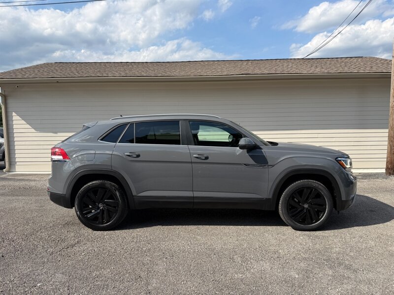 Used 2022 Volkswagen Atlas Cross Sport SE