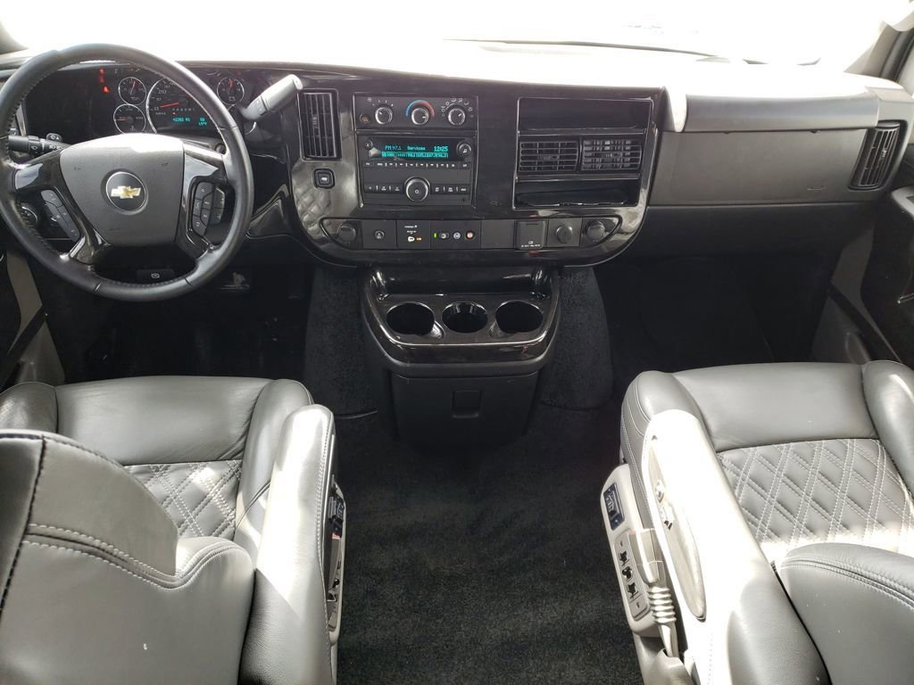 Used 2023 Chevrolet Express 2500 Extended image 13