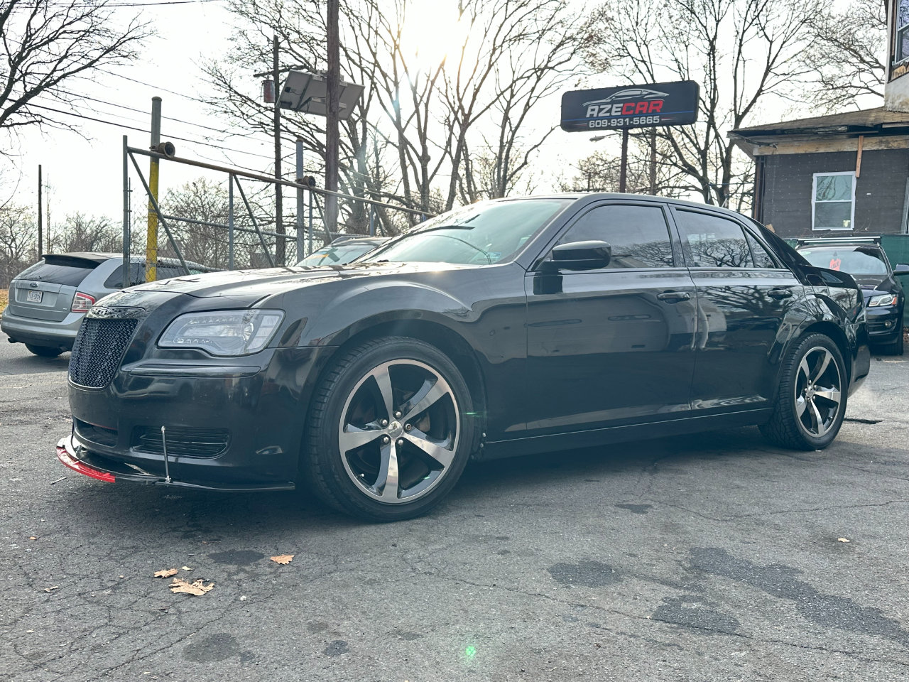 Used 2014 Chrysler 300 RWD image 4
