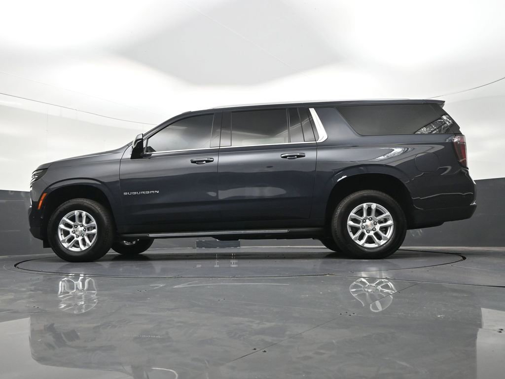 Used 2025 Chevrolet Suburban LS RWD image 25