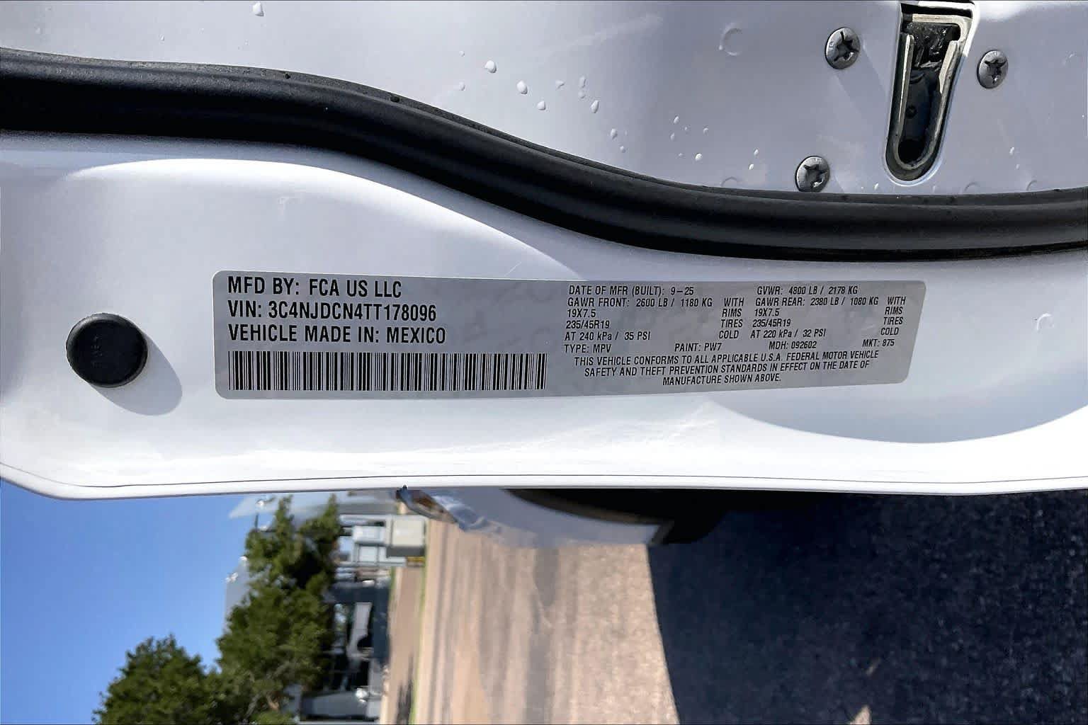 Used 2026 Jeep Compass Limited AWD/4WD image 31