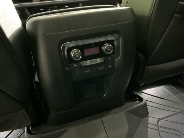 New 2026 Chevrolet Suburban Premier AWD/4WD image 28