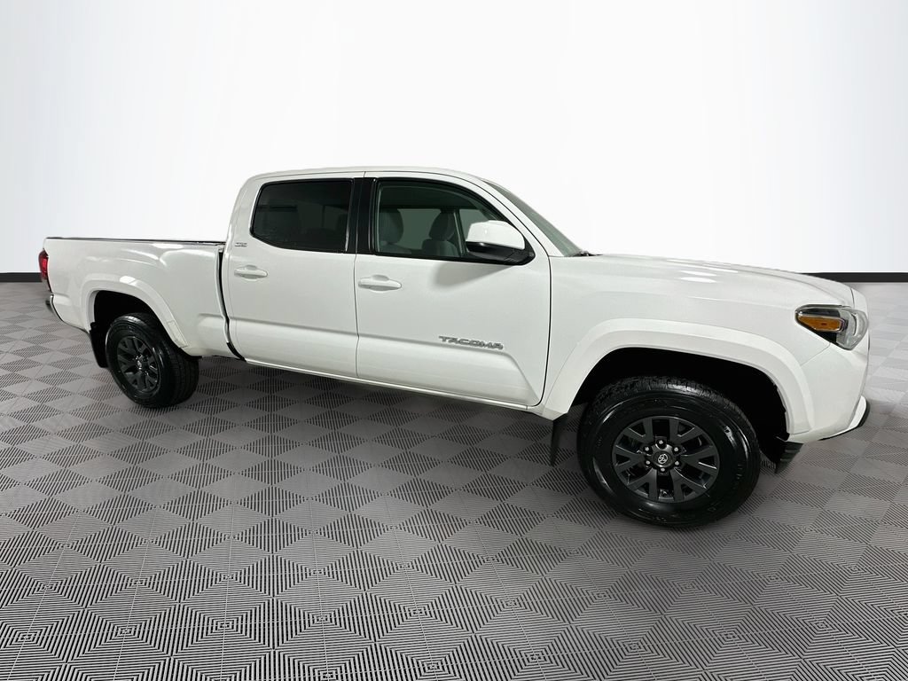 Used 2020 Toyota Tacoma SR5 AWD/4WD image 17