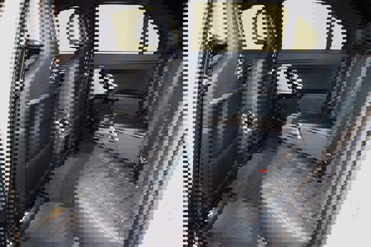 Used 2023 BMW 760i xDrive image 64