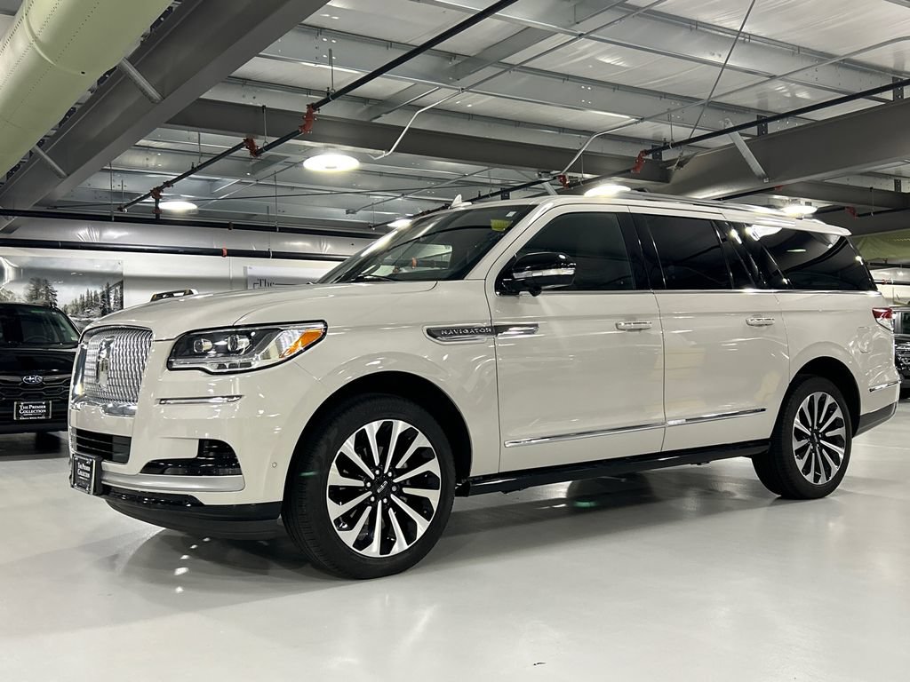 Used 2022 Lincoln Navigator L Reserve AWD/4WD image 6
