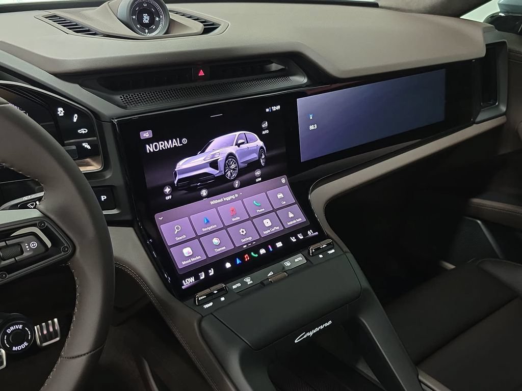 New 2026 Porsche Cayenne Turbo AWD/4WD image 15