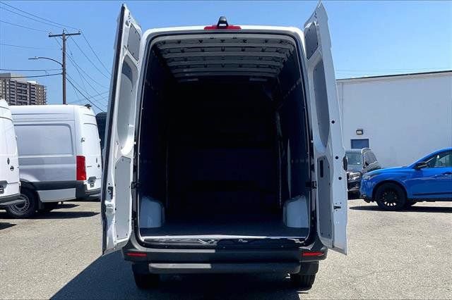 New 2026 Mercedes-Benz Sprinter 2500 image 4
