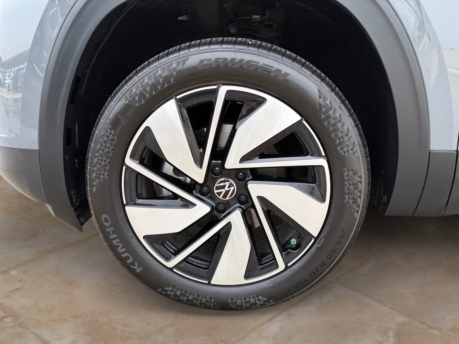 Certified 2025 Volkswagen Atlas SE FWD image 25