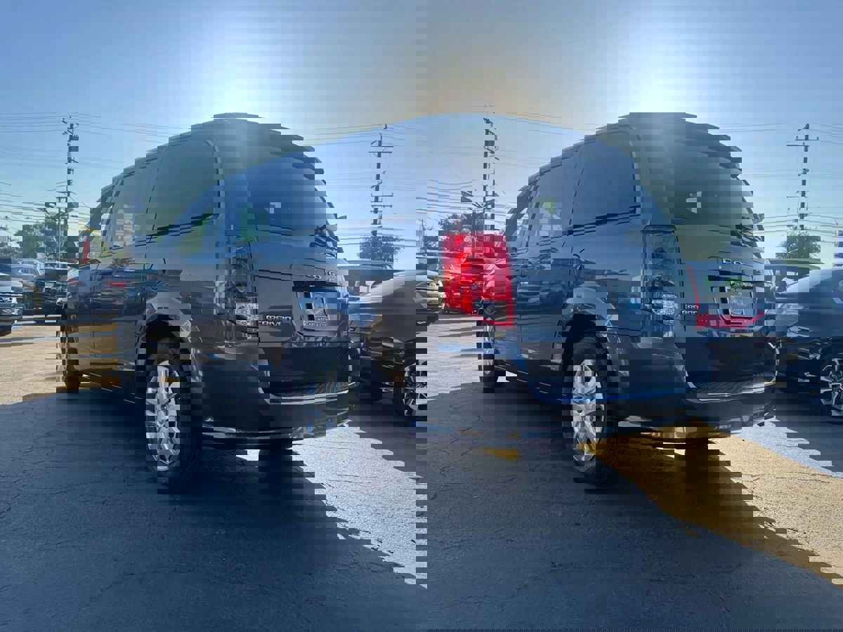 Used 2019 Dodge Grand Caravan SE image 5