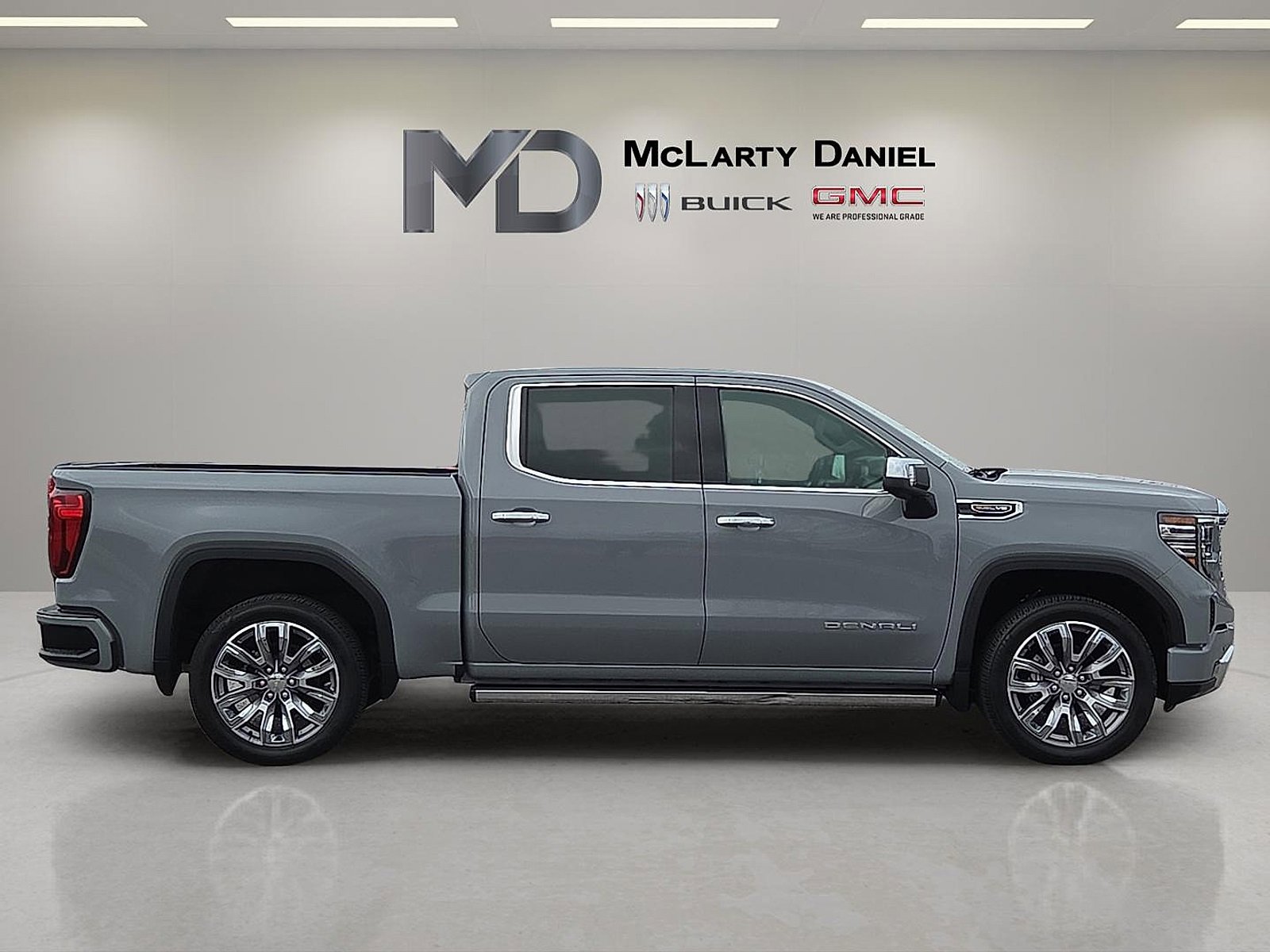 Used 2024 GMC Sierra 1500 Denali w/ Denali Reserve Package image 6