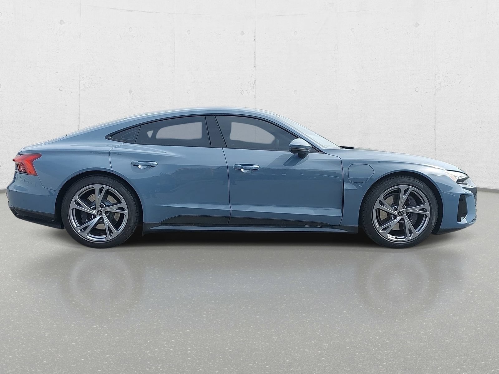Certified 2023 Audi e-tron GT Premium Plus AWD/4WD image 4