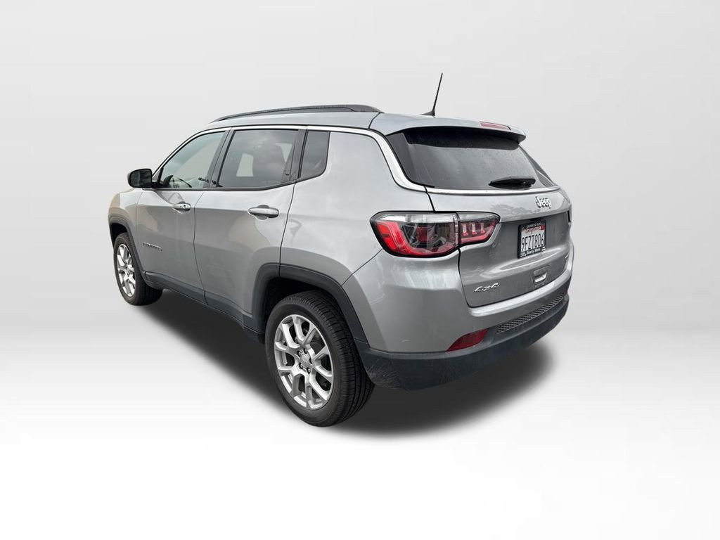 Used 2023 Jeep Compass Latitude image 6
