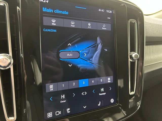 Used 2025 Volvo XC40 B5 Core AWD/4WD image 15