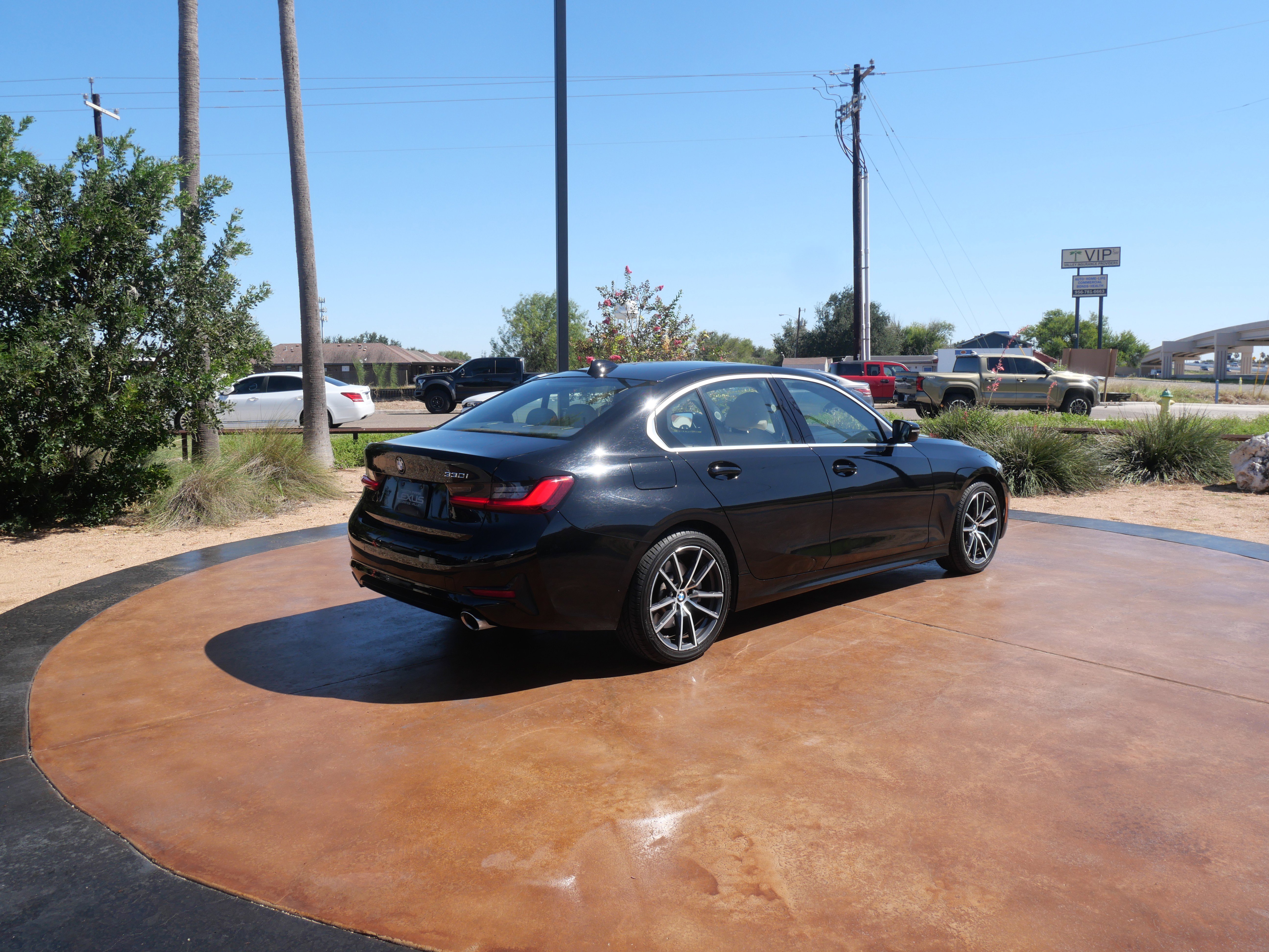 Used 2019 BMW 330i Sedan w/ Driving Assistance Package image 2