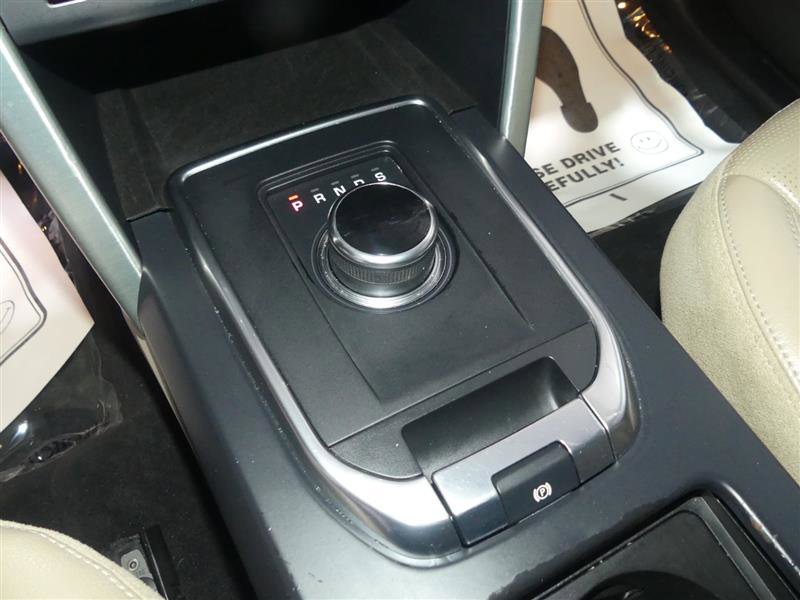 Used 2019 Land Rover Discovery Sport HSE image 40