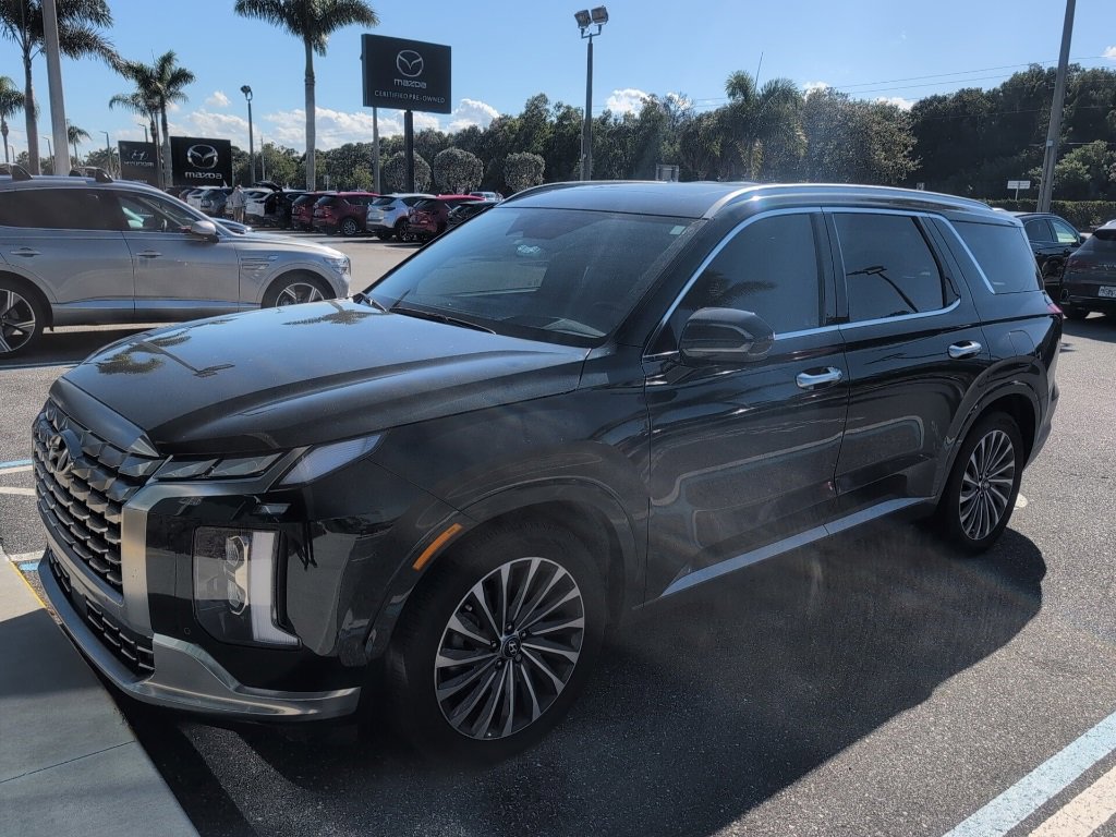 Used 2025 Hyundai Palisade Calligraphy image 2