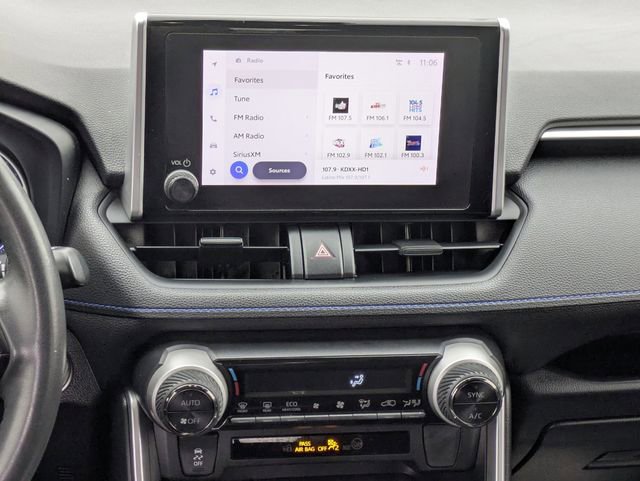 Used 2024 Toyota RAV4 SE image 15