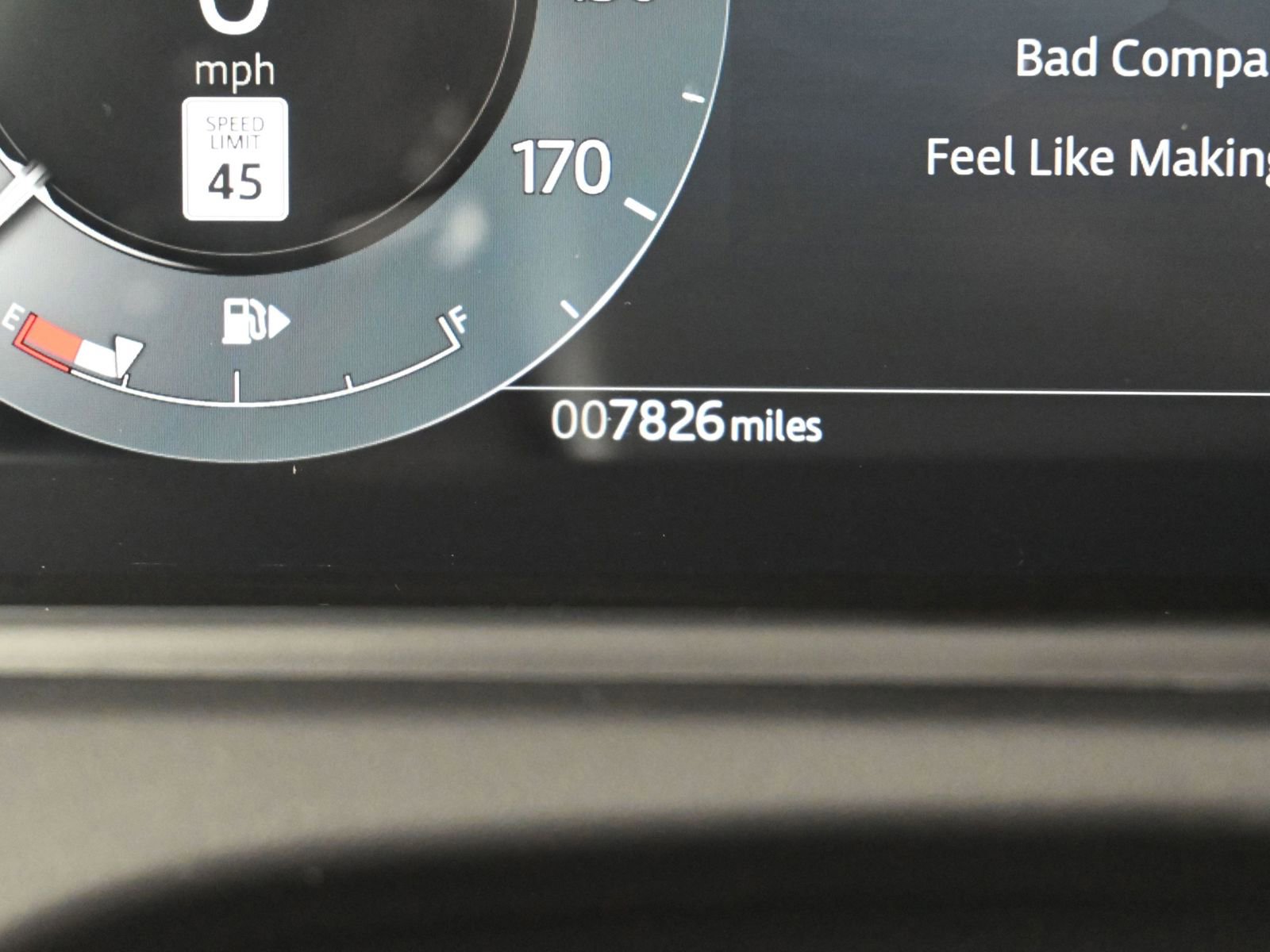 New 2025 Land Rover Range Rover Velar Dynamic SE image 17