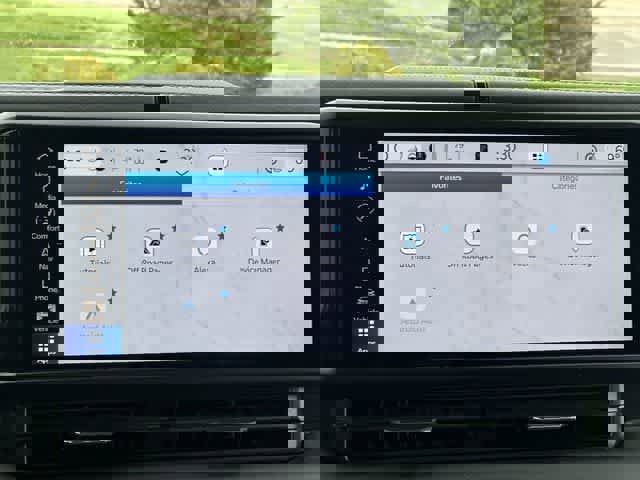 Used 2024 Jeep Wrangler Sahara w/ Technology Group image 13