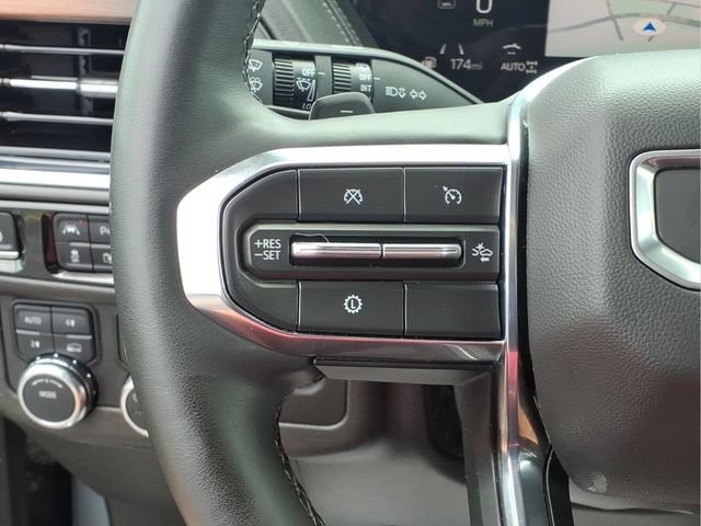 Used 2025 GMC Yukon XL Denali AWD/4WD image 12