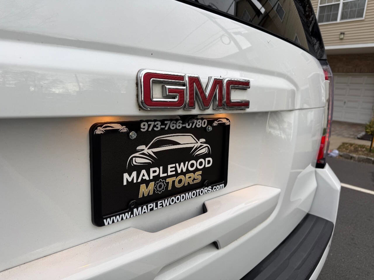 Used 2016 GMC Yukon XL SLT w/ Open Road Package image 6