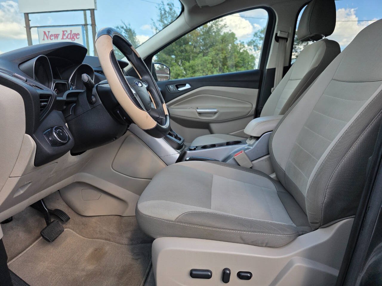Used 2015 Ford Escape SE w/ Equipment Group 201A FWD image 9