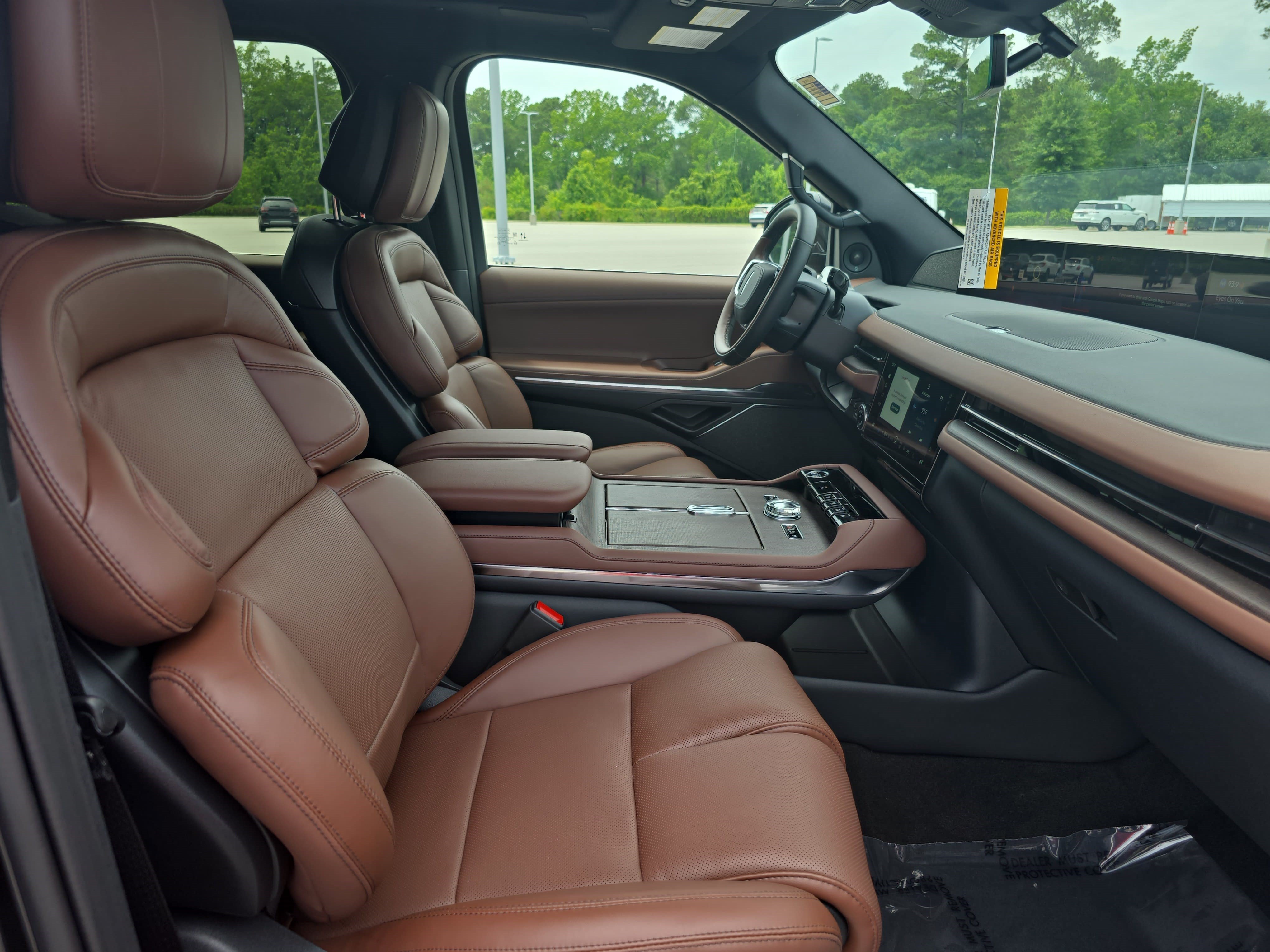 New 2026 Lincoln Navigator L Reserve AWD/4WD image 10