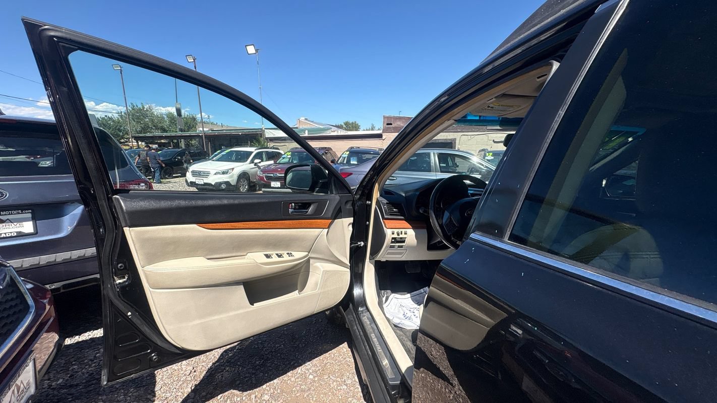 Used 2013 Subaru Outback 3.6R Limited w/ Moonroof Pkg AWD/4WD image 10