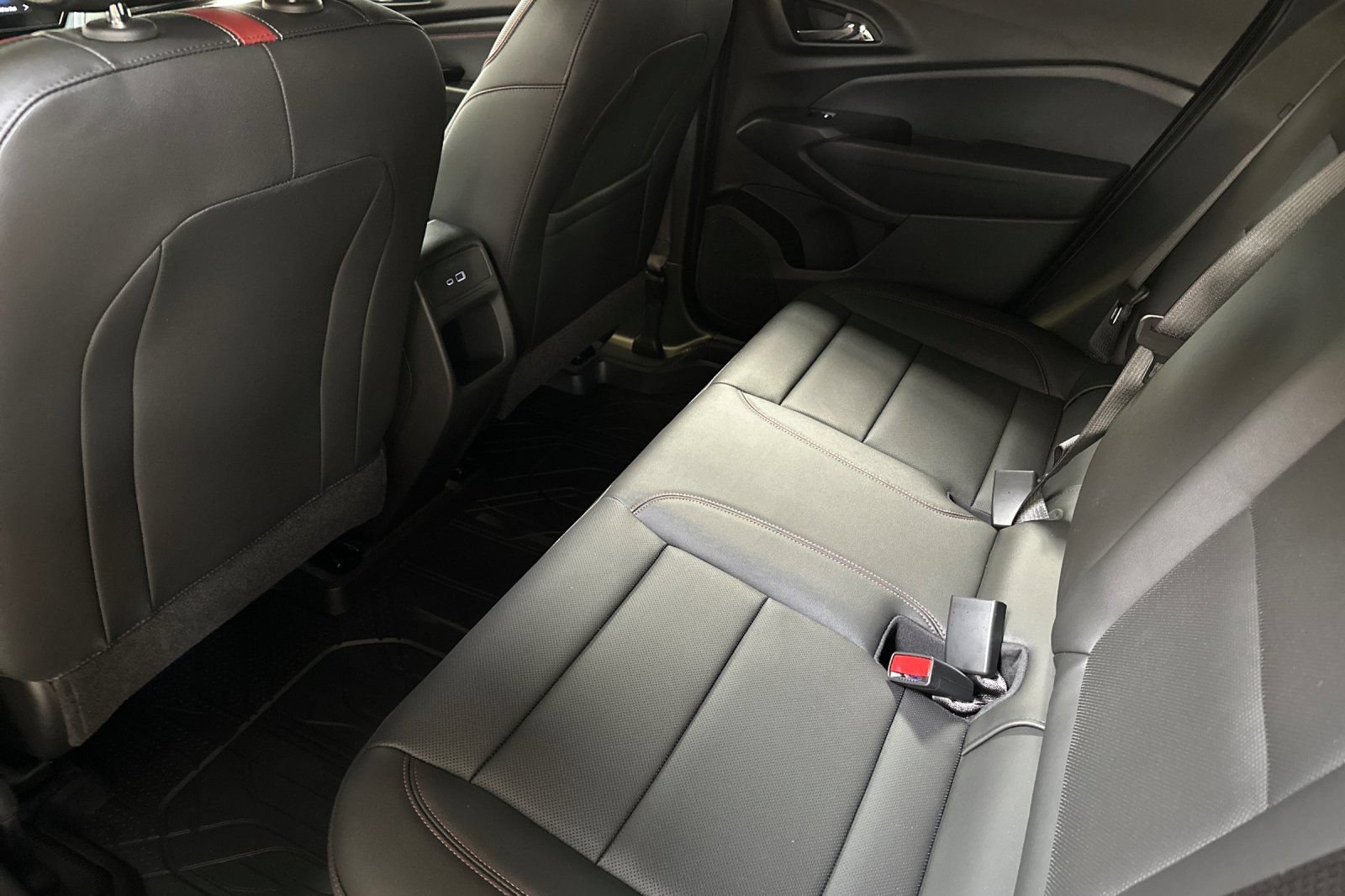 New 2026 Chevrolet Trax RS w/ Sunroof Package FWD image 12