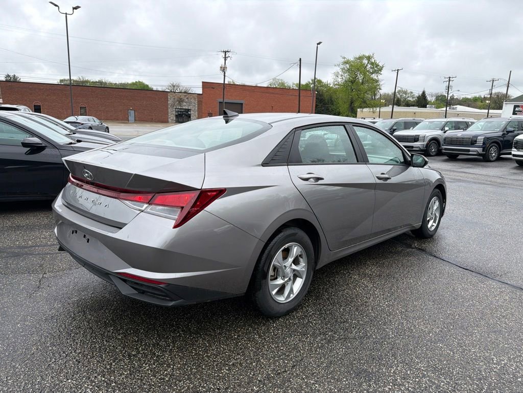 Certified 2023 Hyundai Elantra SE FWD image 7
