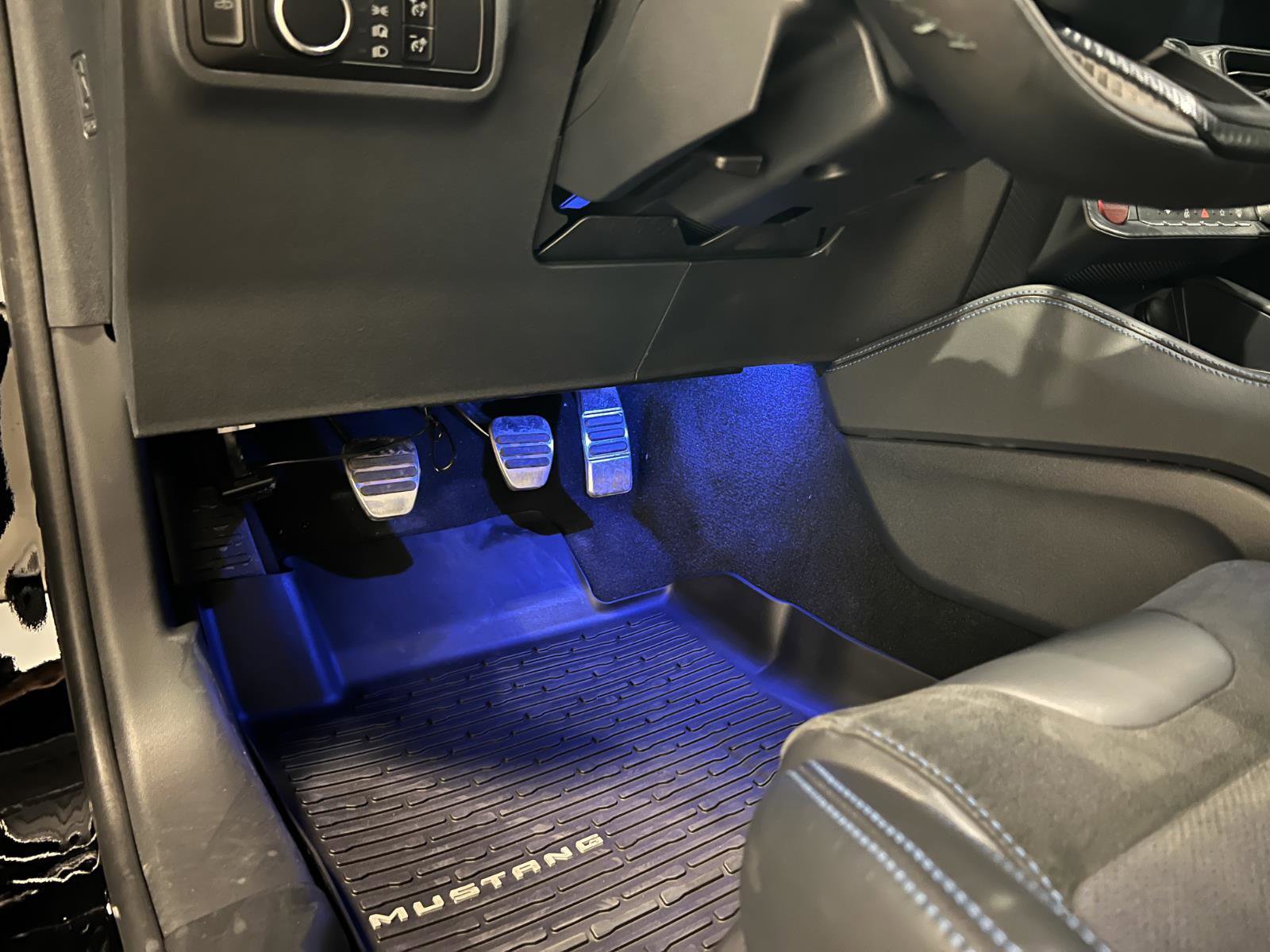 Used 2025 Ford Mustang Dark Horse image 26