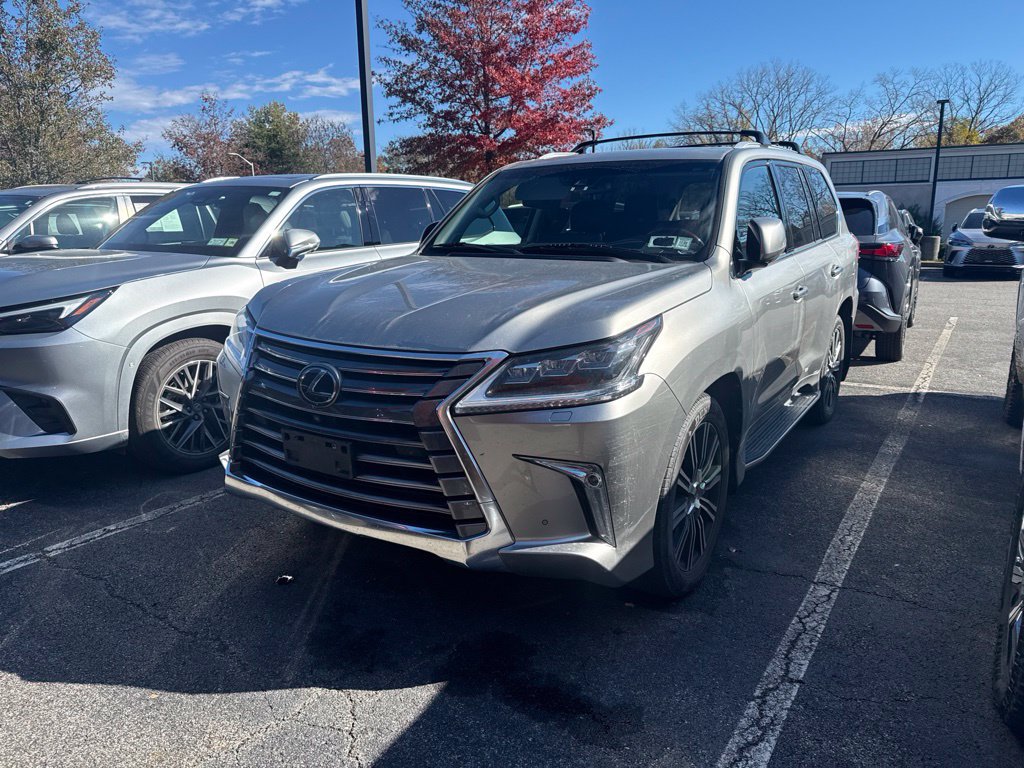 Used 2020 Lexus LX 570 4WD w/ Luxury Package image 3