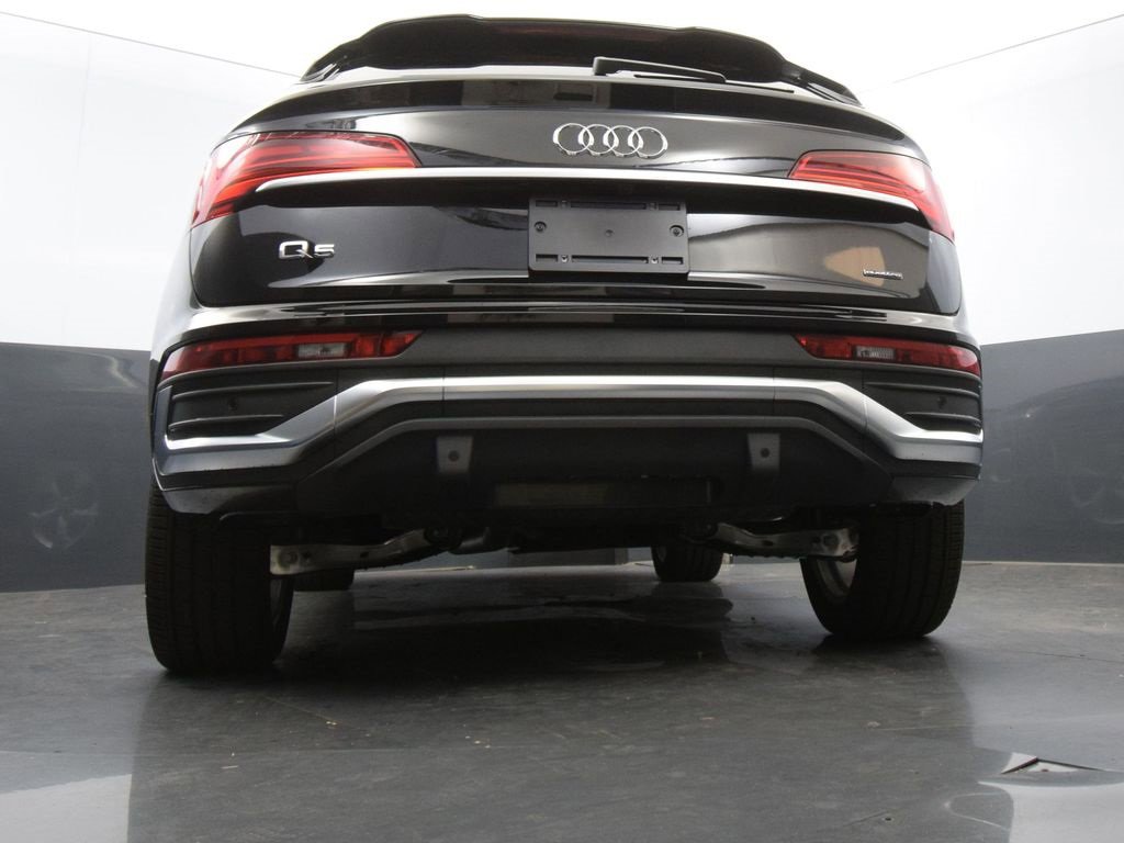 Certified 2024 Audi Q5 2.0T Premium Plus w/ Premium Plus Package image 39
