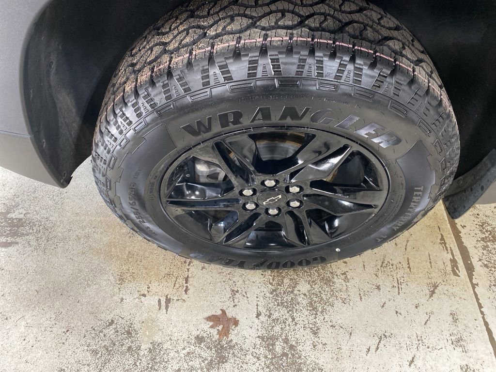 Used 2023 Chevrolet Traverse LT w/ Midnight/Sport Edition image 12