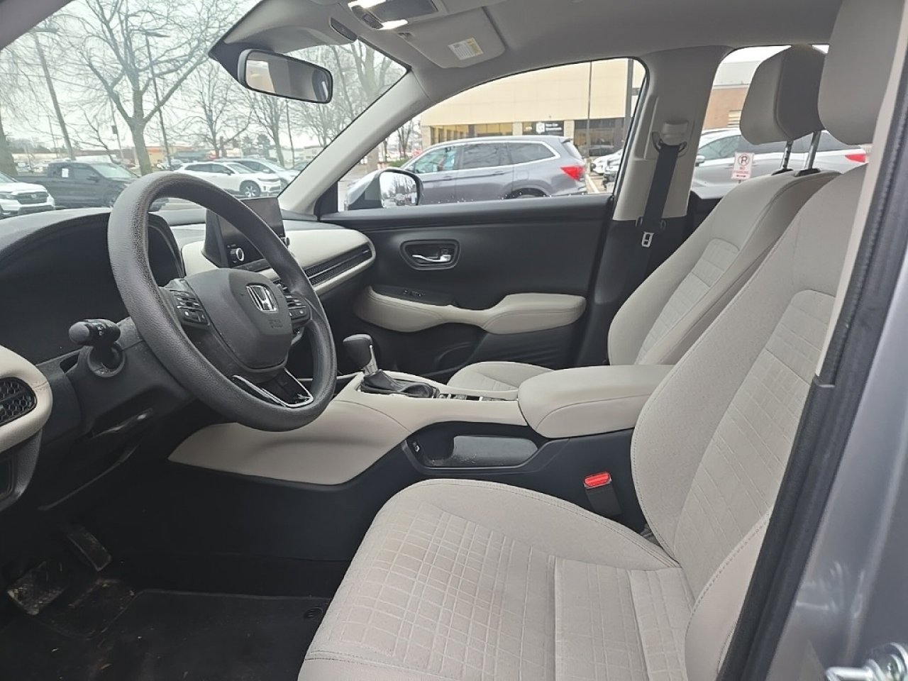 Used 2023 Honda HR-V LX image 17