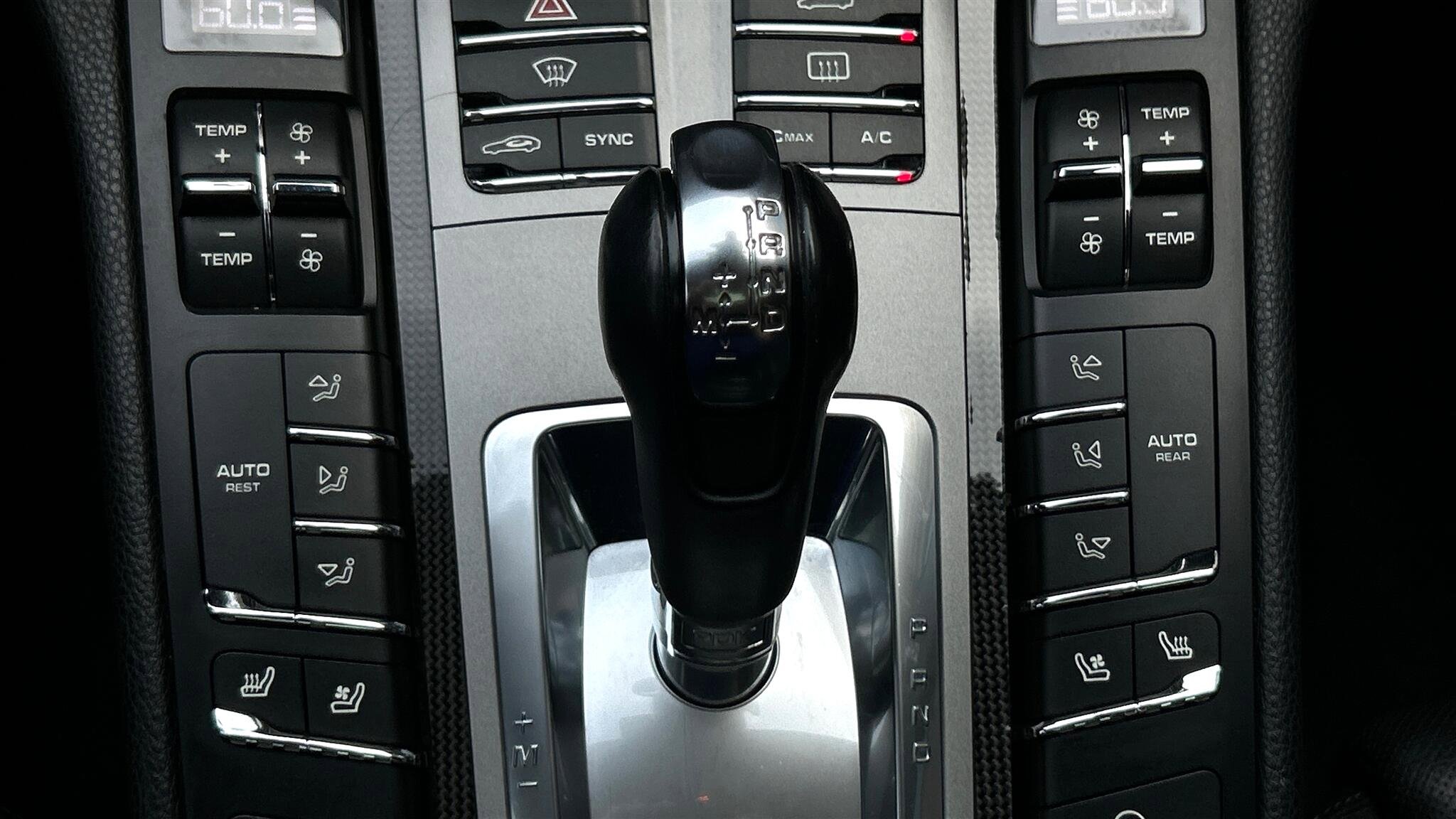 Used 2015 Porsche Panamera 4S image 34