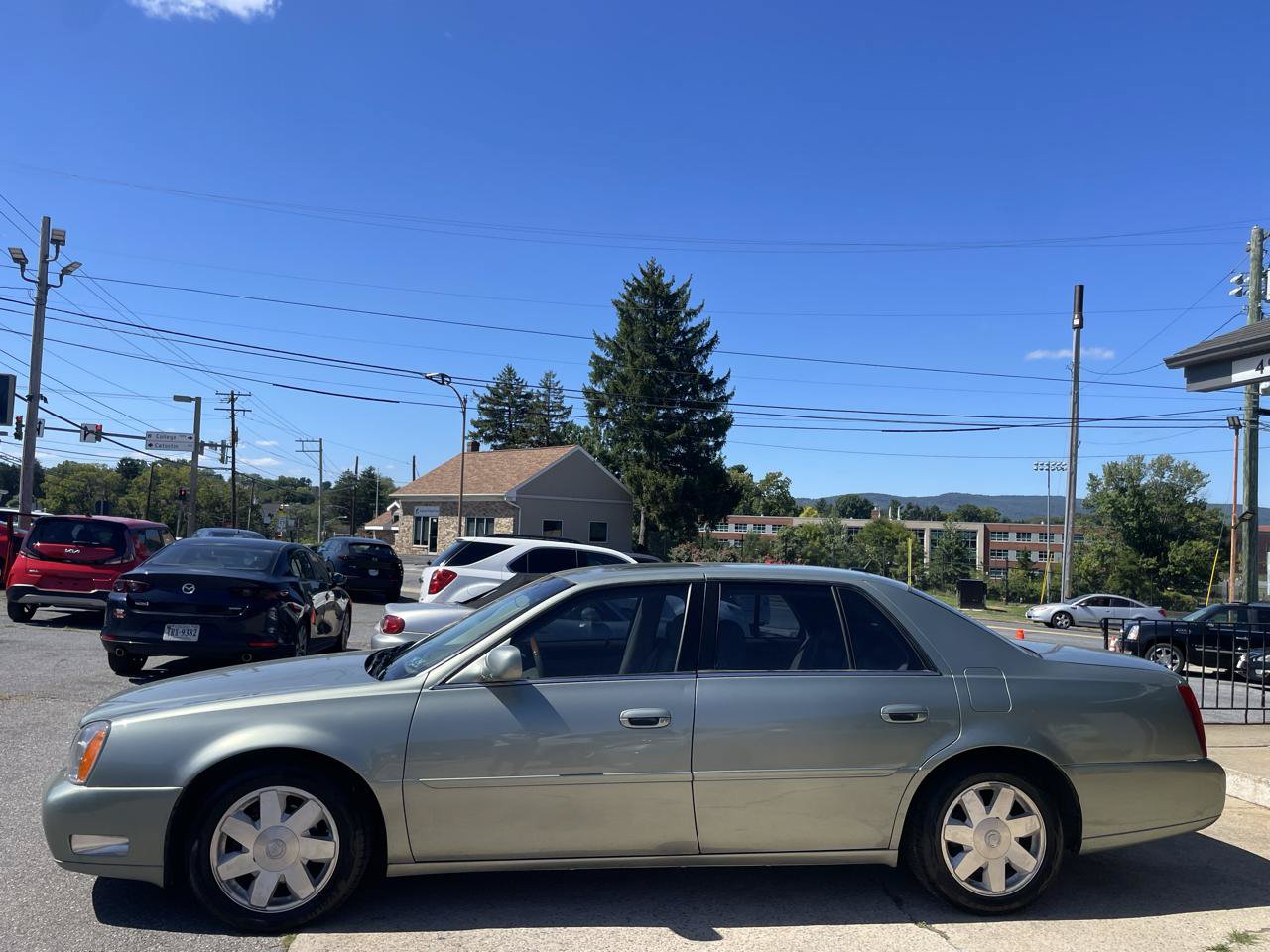 Used 2005 Cadillac De Ville DTS w/ Equipment Group FWD image 8