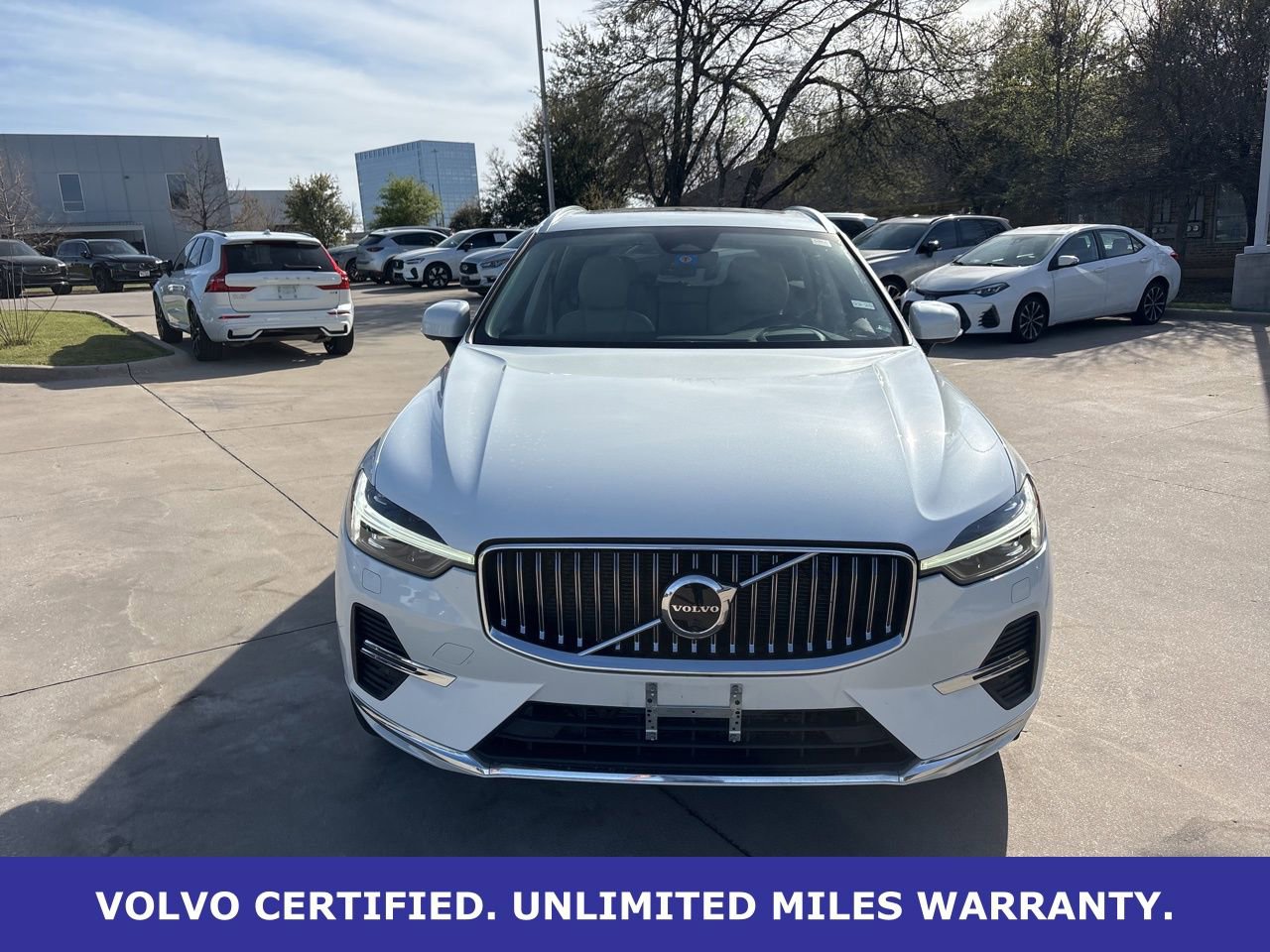 Used 2023 Volvo XC60 B5 Ultimate w/ Climate Package image 2