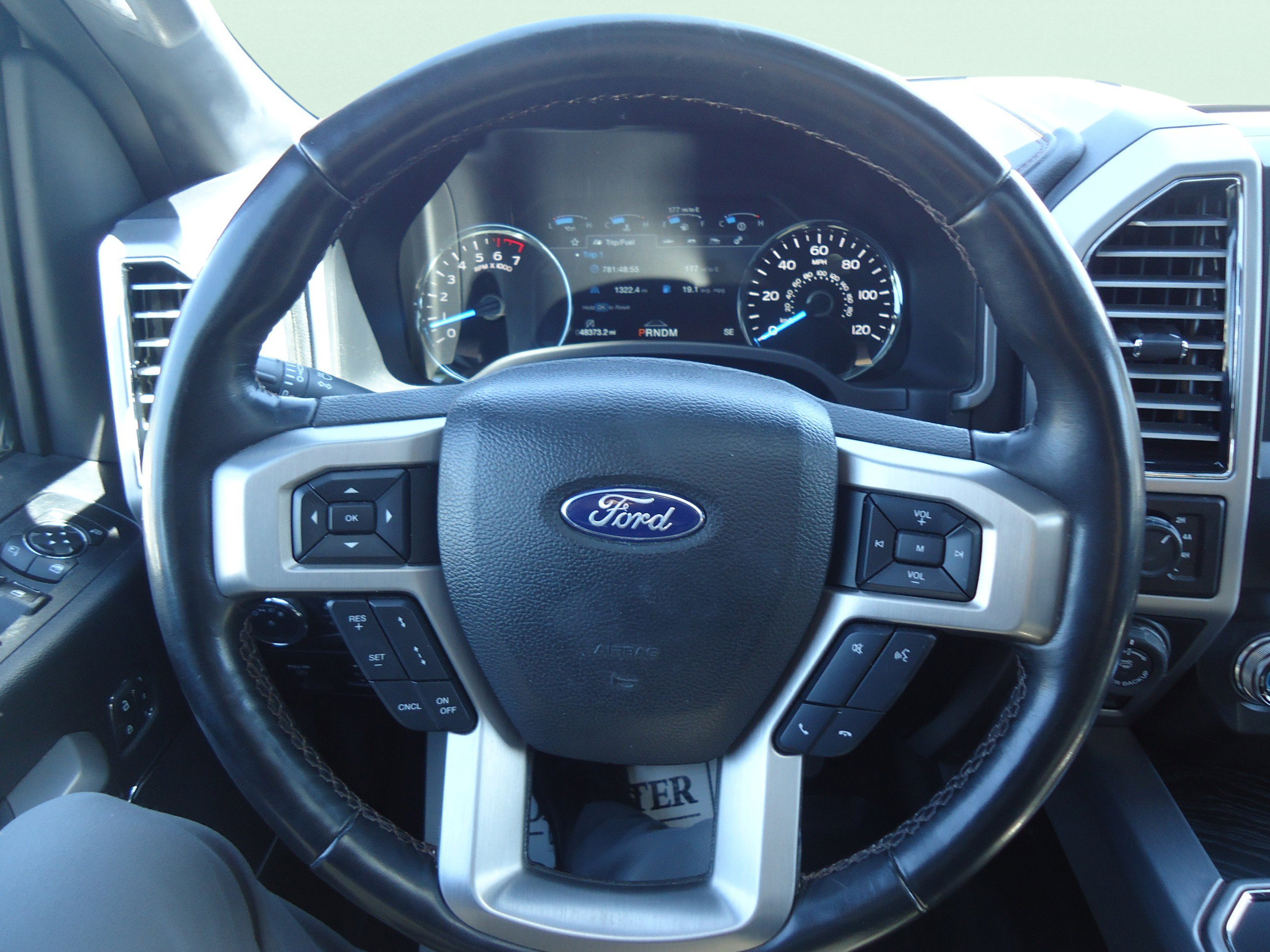 Used 2020 Ford F150 Platinum w/ Equipment Group 701A Luxury AWD/4WD image 14