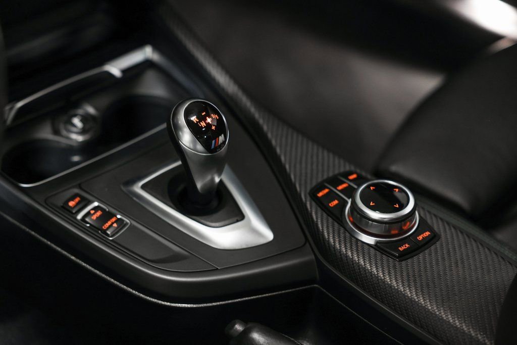 Used 2018 BMW M2 RWD image 32