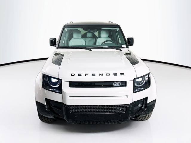 New 2026 Land Rover Defender 110 X-Dynamic SE image 2