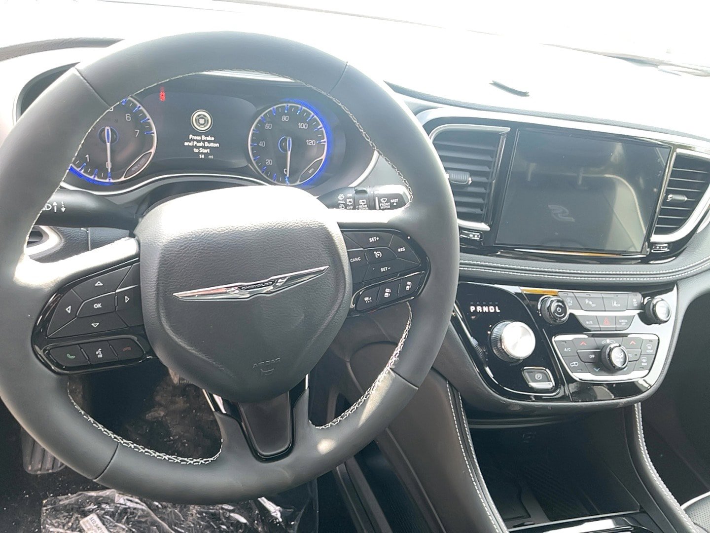 New 2026 Chrysler Pacifica Limited image 15