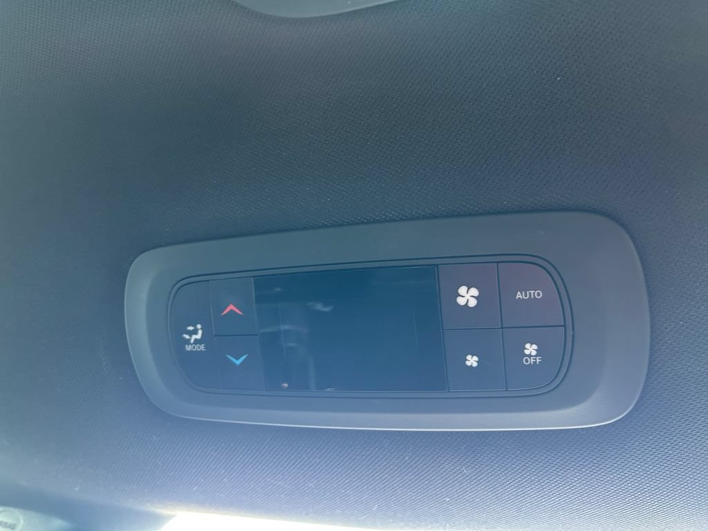 Used 2022 Chrysler Pacifica Touring-L w/ Uconnect Theater Family Group FWD image 25