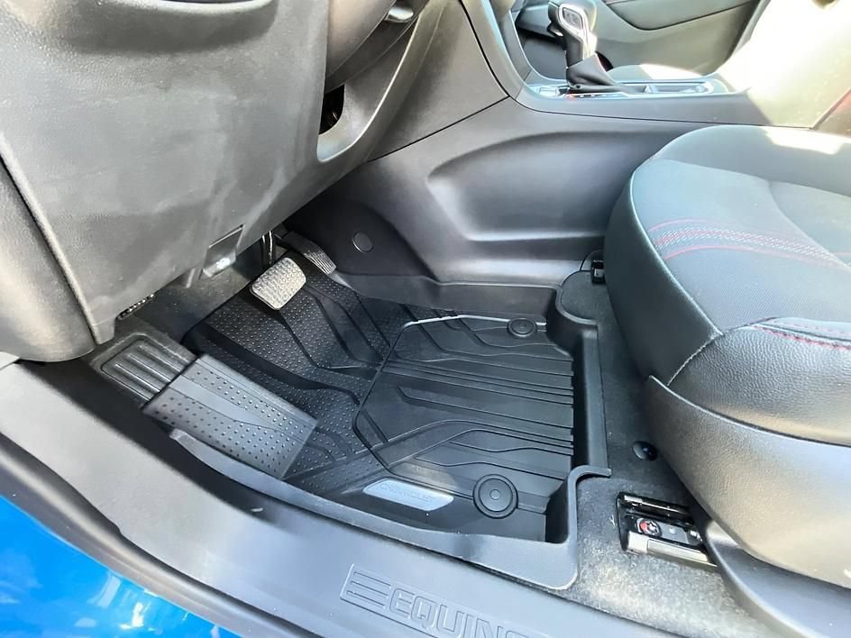 Used 2024 Chevrolet Equinox RS w/ LPO, Floor Liner Package AWD/4WD image 21